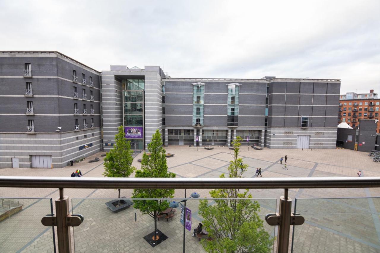 Cartier House At The Leeds Dock Apartment ภายนอก รูปภาพ