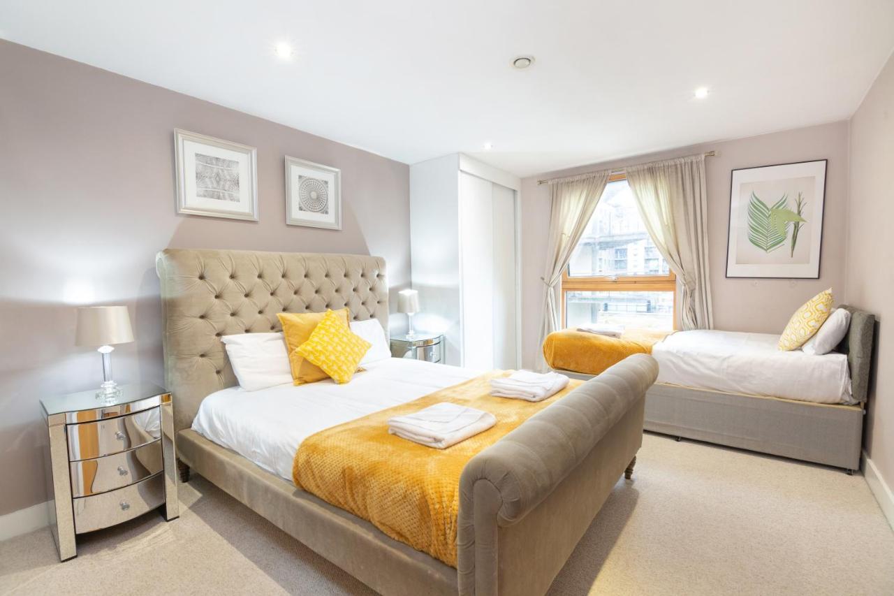 Cartier House At The Leeds Dock Apartment ภายนอก รูปภาพ