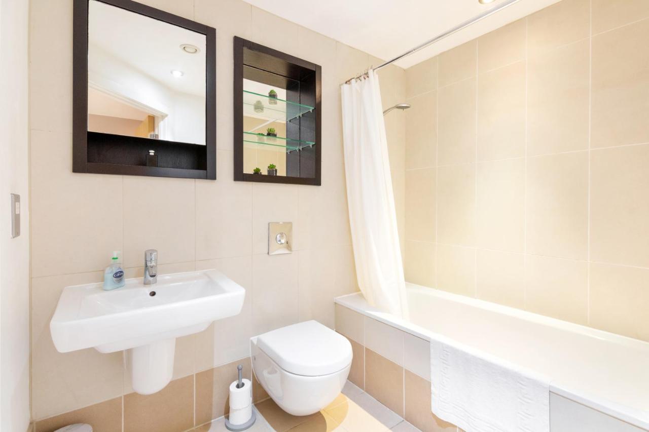 Cartier House At The Leeds Dock Apartment ภายนอก รูปภาพ