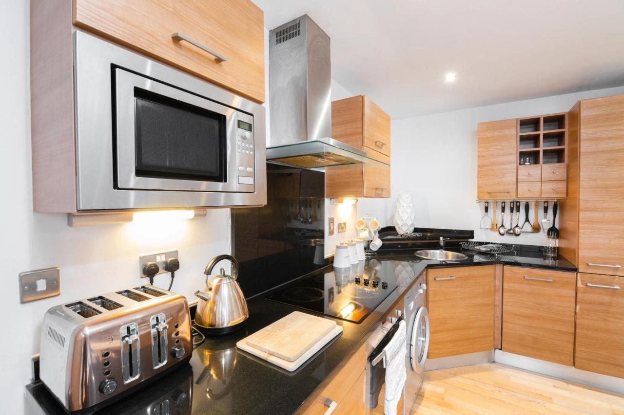 Cartier House At The Leeds Dock Apartment ภายนอก รูปภาพ