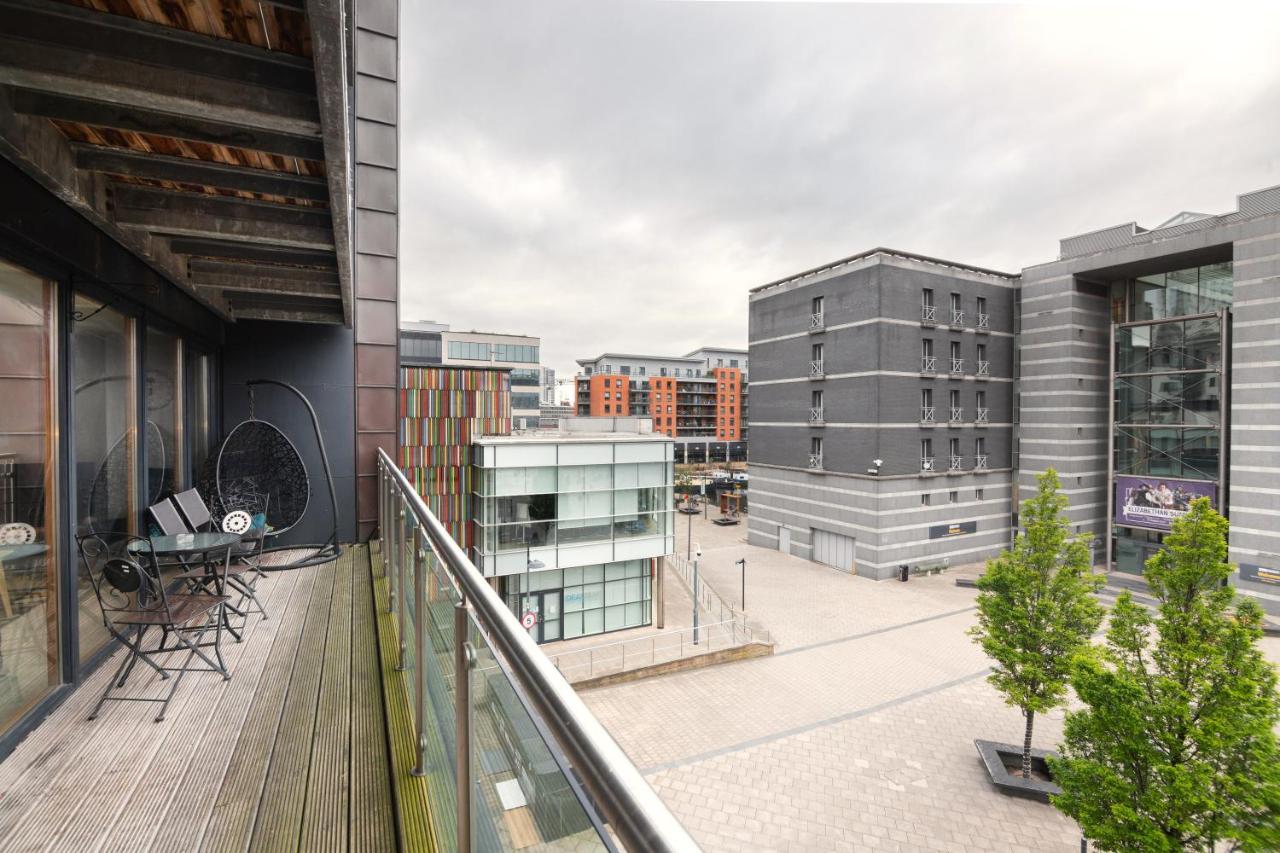 Cartier House At The Leeds Dock Apartment ภายนอก รูปภาพ